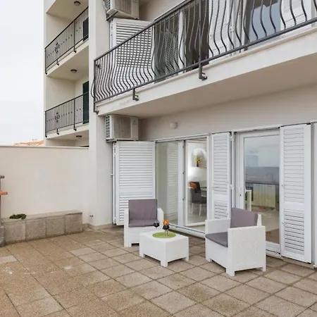 Apartment Manuela - Comfort One-bedroom With Terrace And Sea View ...