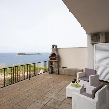 Apartment Manuela - Comfort One-bedroom With Terrace And Sea View ... Cavtat